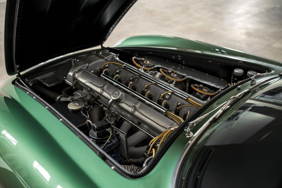 Моторный отсек Aston Martin DB4 GTZ 1960 года  (UK) (фото 6 из 47)